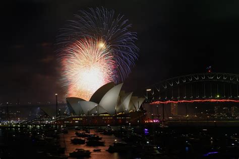 The Sydney Morning Herald on Twitter: "Sydney's New Year's Eve celebrations kick off with ...