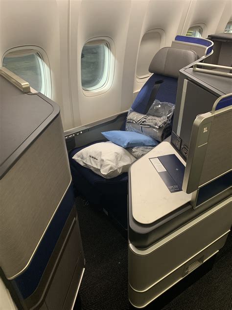 Review: UA 48 EWR-BOM - United Airlines "New" Polaris Business Class