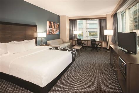 La Quinta Inn & Suites by Wyndham Chicago Downtown in Chicago, IL | Expedia