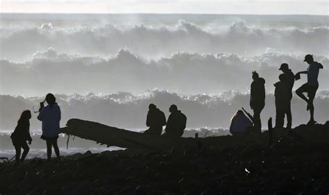 Massive waves threaten California, coast braces for another round after ...