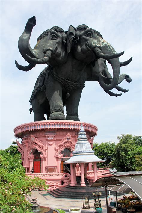 Erawan Museum - Photos of One of Bangkok's Most Unique Temples!