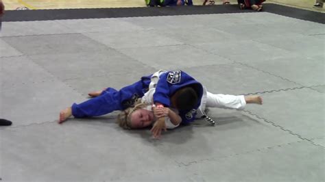 Boy vs Girl BJJ Match (Kids Division) - YouTube