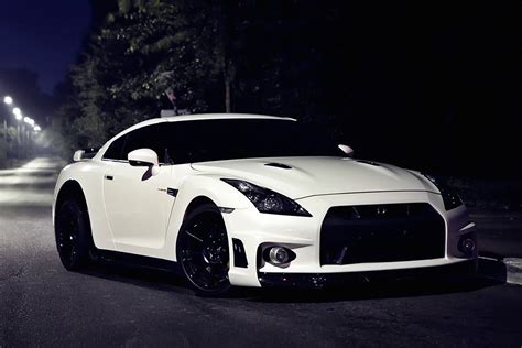 Nissan GTR R35 White Car Poster – My Hot Posters