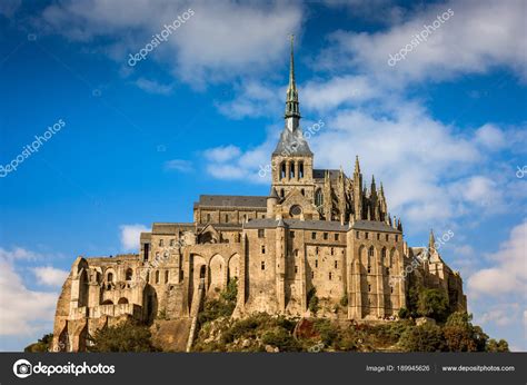 Mont Saint Michel abbey — Stock Photo © dvoevnore #189945626