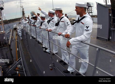 Submarine tender USS Emory S. Land (AS 39 Stock Photo - Alamy