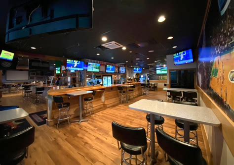 Dino’s restaurant and bar | Dino's Sports Bar