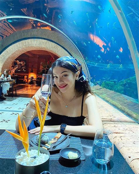 Koral Restaurant Di Kempinski Bali, Makan Bareng Berasa Di Aquarium ...