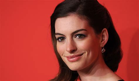 The Rise and Journey of Anne Hathaway: From Genovian Royalty to Oscar Winner - Hollywood Insider