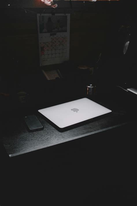 Silver Macbook · Free Stock Photo