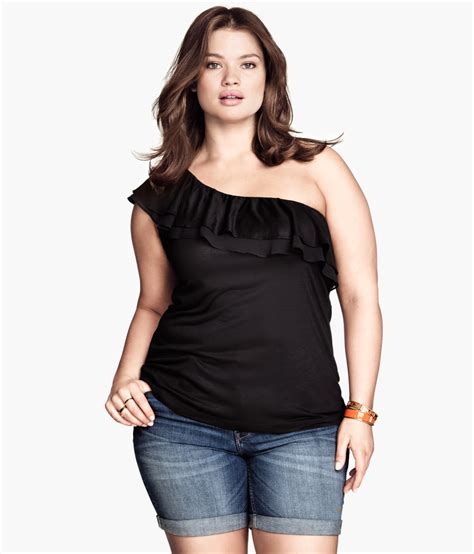 HAS H&M IMPROVED THEIR PLUS SIZE LINE? - Stylish Curves