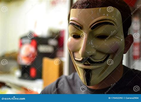 Man in Guy Fawkes mask editorial photography. Image of activist - 170452292