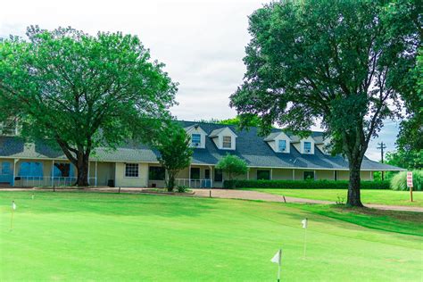 Kings Creek Country Club • 6025 Club Dr. Kemp, TX 75143