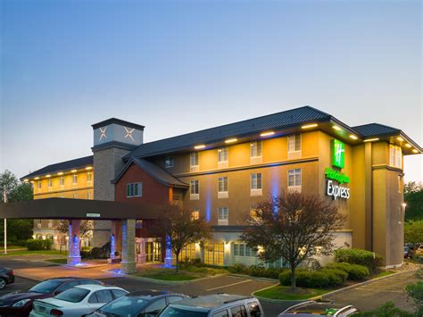 Sesame Place Hotel In Langhorne, PA | Holiday Inn Express Philadelphia NE - Langhorne