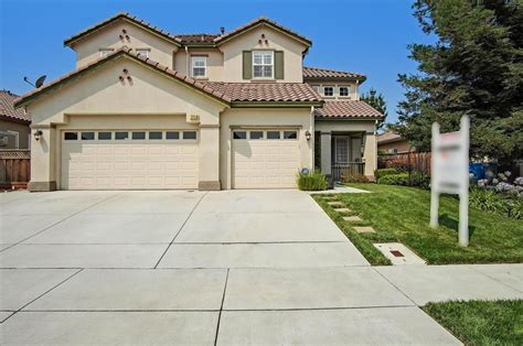 Hollister, CA Real Estate - Hollister Homes for Sale | realtor.com®