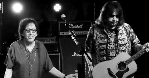 After years Ace Frehley and Peter Criss reunited on stage