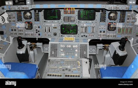 Cockpit view of the Space Shuttle Stock Photo - Alamy