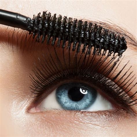 Best Mascara For Naturally Long Lashes | Natural Beauty Uncovered