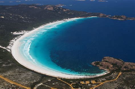 "Lucky Bay ~ Cape Le Grand National Park, Esperance" by Sonya Hennessy | Redbubble