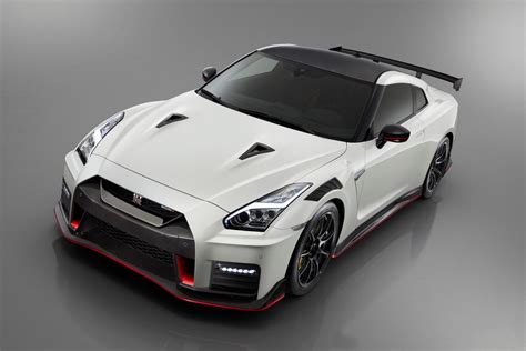 2020 Nissan GT-R NISMO strengthens grip on speed