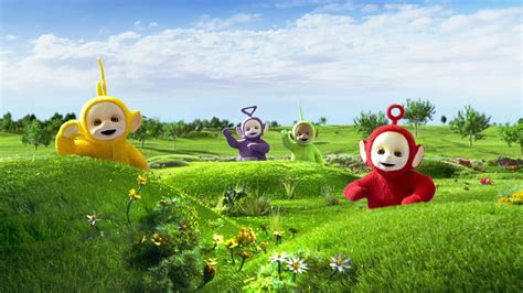 Download Teletubbies In The Grass | Wallpapers.com