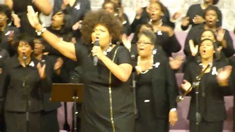 Temple of Deliverance Women's Choir Singing "Everybody Praise" - YouTube