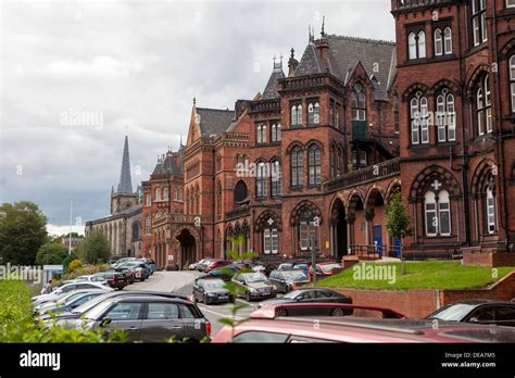 Leeds general infirmary lgi from hi-res stock photography and images ...