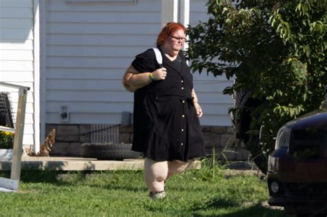 1000-Lb. Sisters star Tammy Slaton looks slimmer-than-ever in black dress for new full-body ...