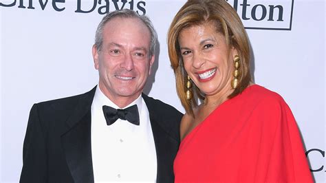 Today's Hoda Kotb and fiancé Joel Schiffman are couple goals in rare ...