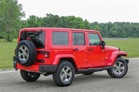 Jeep Wrangler Gets New Lights and Cold Weather Gear for 2017 - JK-Forum