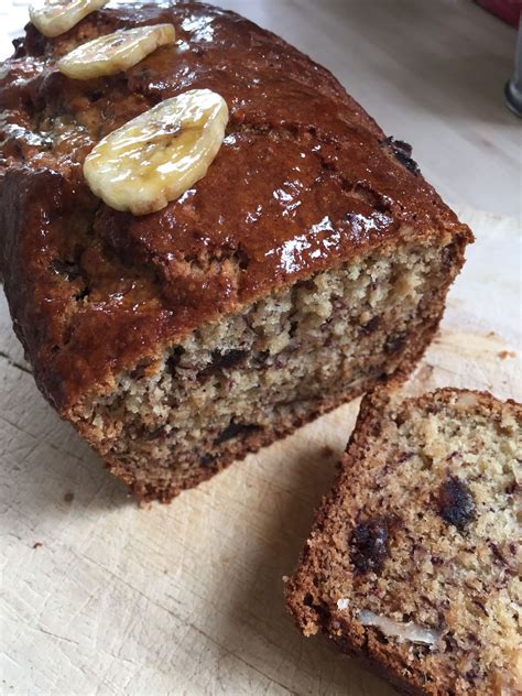 Banana Loaf Cake with Dates & Walnuts | Recipe | Date and walnut loaf, Cake recipes, Baking