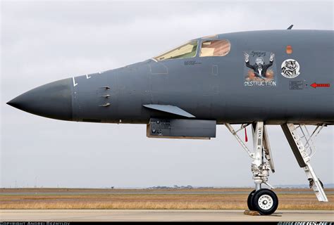 aircraft design - How do pilots board the B-1B Lancer? - Aviation Stack Exchange