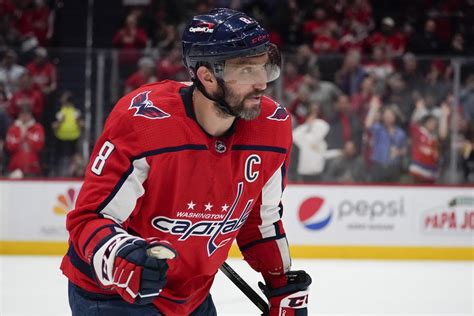 Ovechkin now 3rd on NHL goals list, Caps beat Isles in SO - WTOP News