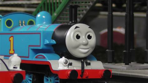 HORNBY/BACHMANN Thomas & The Firework Display - YouTube