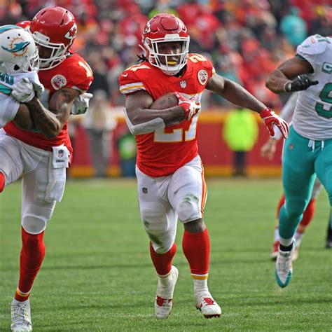 Why Kansas City Chiefs RB Kareem Hunt Is Back in the Rookie of the Year Race | News, Scores ...