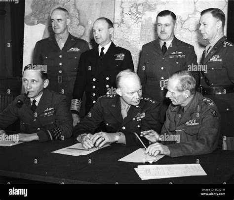 Operation overlord general d d eisenhower Black and White Stock Photos & Images - Alamy