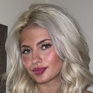 Hannah White (TikTok Star) - Age, Family, Bio | Famous Birthdays