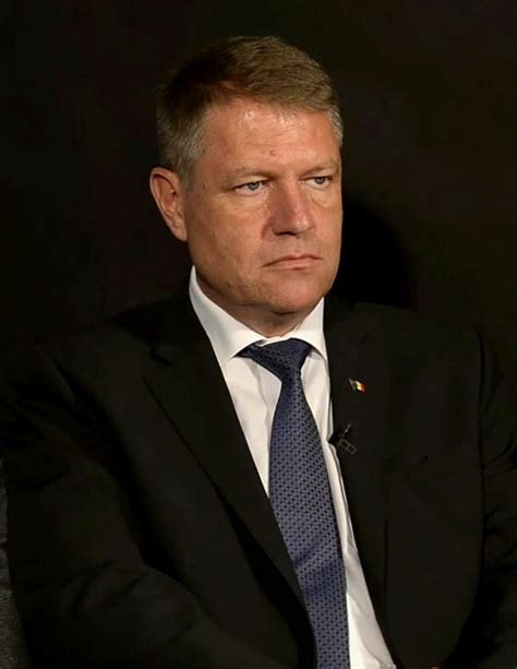 Klaus Iohannis (Author of Pas cu pas)