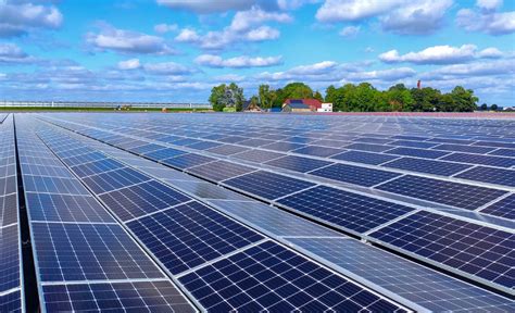 Floating solar farms: What are they and can they help us reach net zero? | Greenbiz