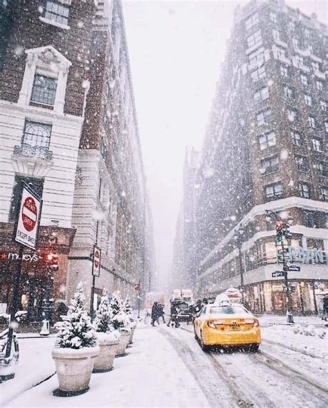 Heavy Snow in New York City ️🖤 | New york city christmas, Nyc christmas ...