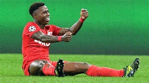 Quincy Promes celebrates his golazo as Spartak Moscow defeat Sevilla 5-1 in the Champions League ...