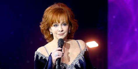 Reba McEntire Reflects On Plane Crash That Killed 8 Band Members ...