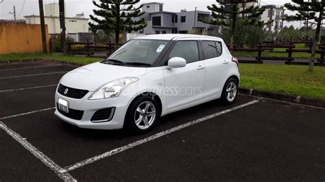 Second-Hand Suzuki Swift 2013 - lexpresscars.mu