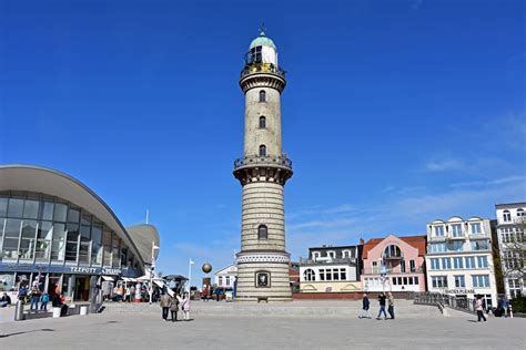 Der Leuchtturm Warnemünde Foto & Bild | architektur, deutschland ...