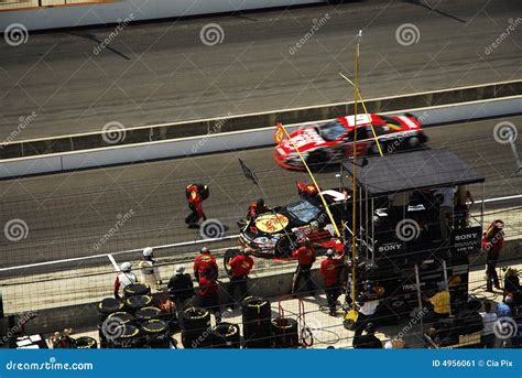 NASCAR Pit Stop Editorial Photo - Image: 4956061