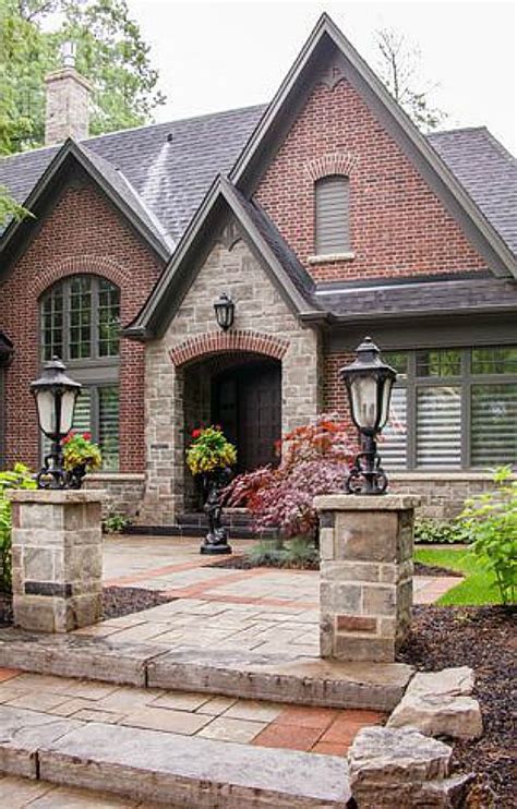 17 Best images about Two Tone Brick/Stone House Exteriors on Pinterest ...