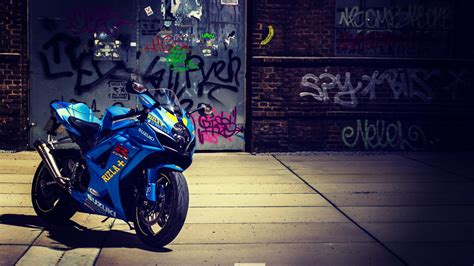 Suzuki GSXR 1000 Wallpapers | BadAssHelmetStore