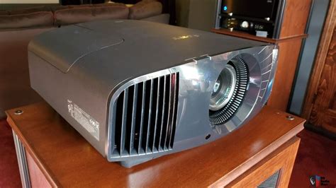 Sony VPL-VW325ES LCOS 4K projector Photo #4461317 - US Audio Mart