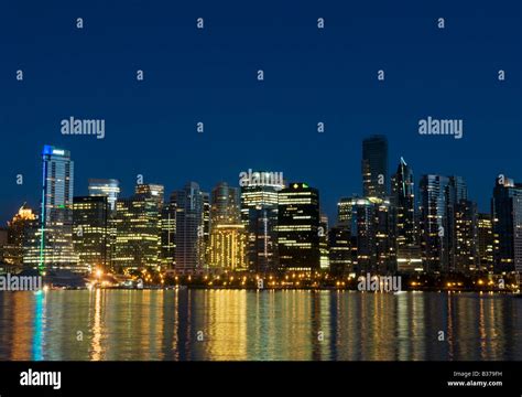 "Evening skyline Coal Harbour Vancouver Canada Stock Photo - Alamy