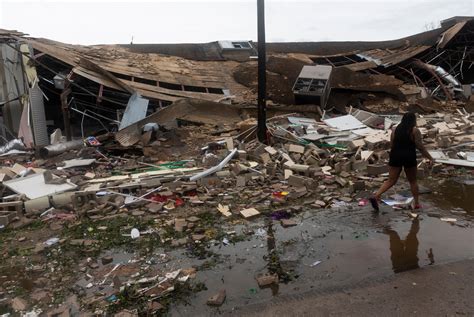 Hurricane Laura blasts destructive, life-threatening path through Louisiana