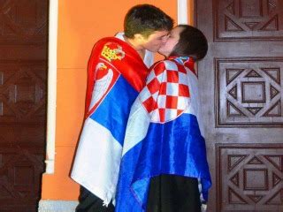 Croat-Serb Kiss Photo ‘Symbolises New Era’ | Balkan Insight